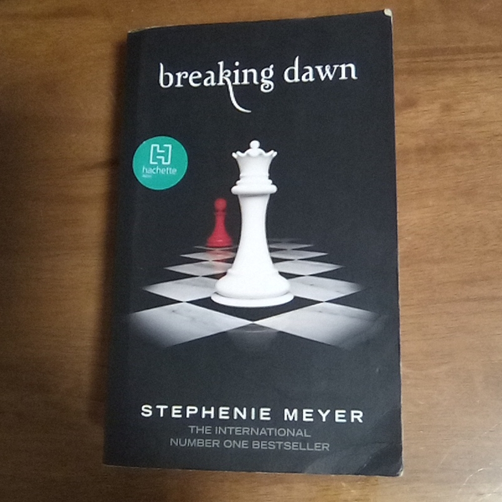 Breaking Dawn Paper Back